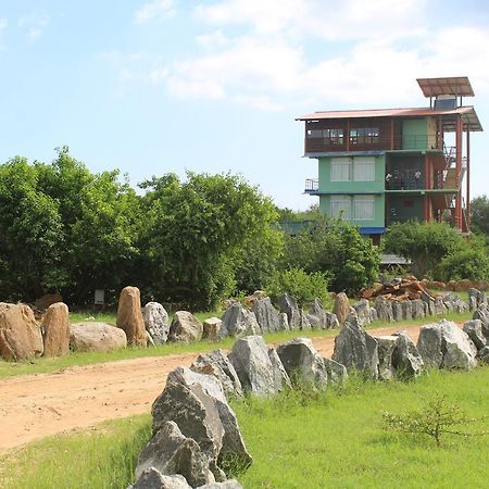 Yala Bay Resort Tissamaharama Exteriör bild