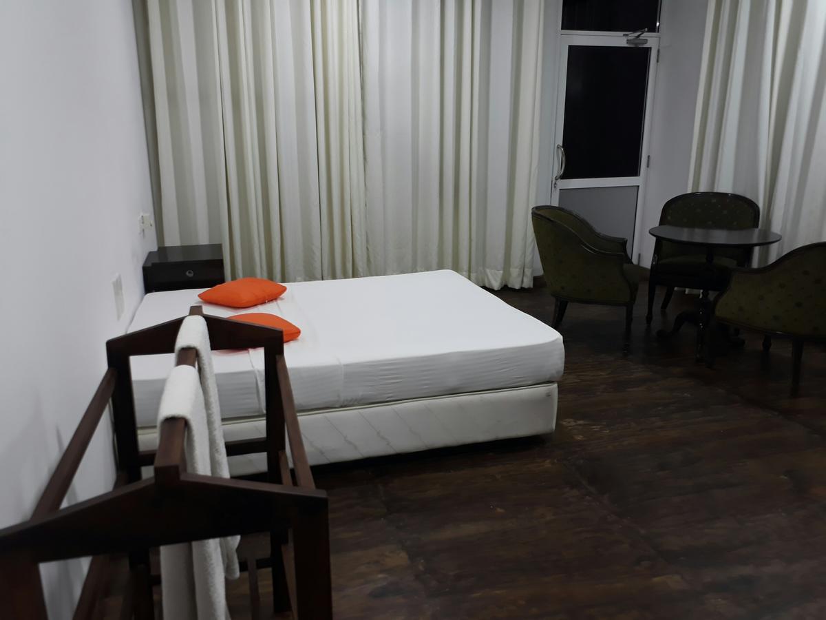 Yala Bay Resort Tissamaharama Exteriör bild